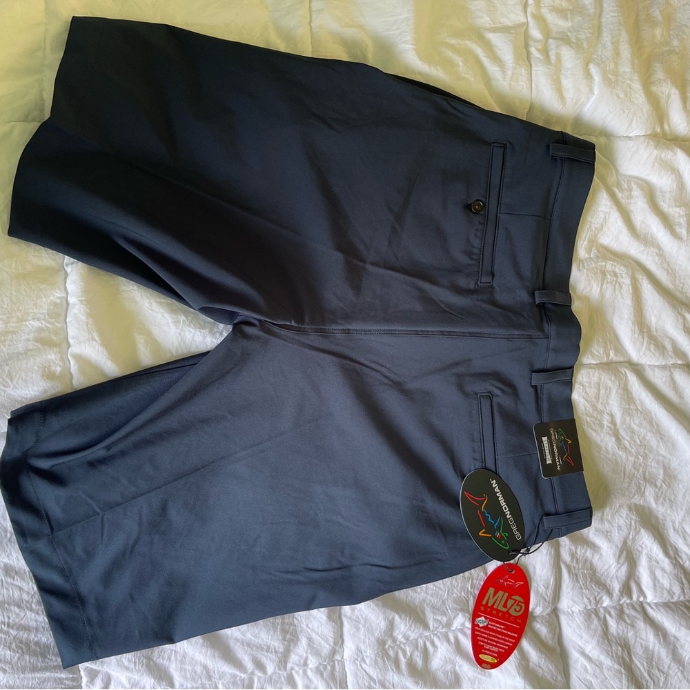 Greg Norman Golf shorts. Size 34
